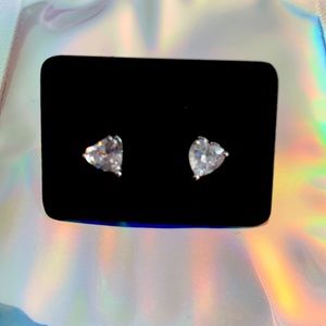Heart shaped zircon earrings